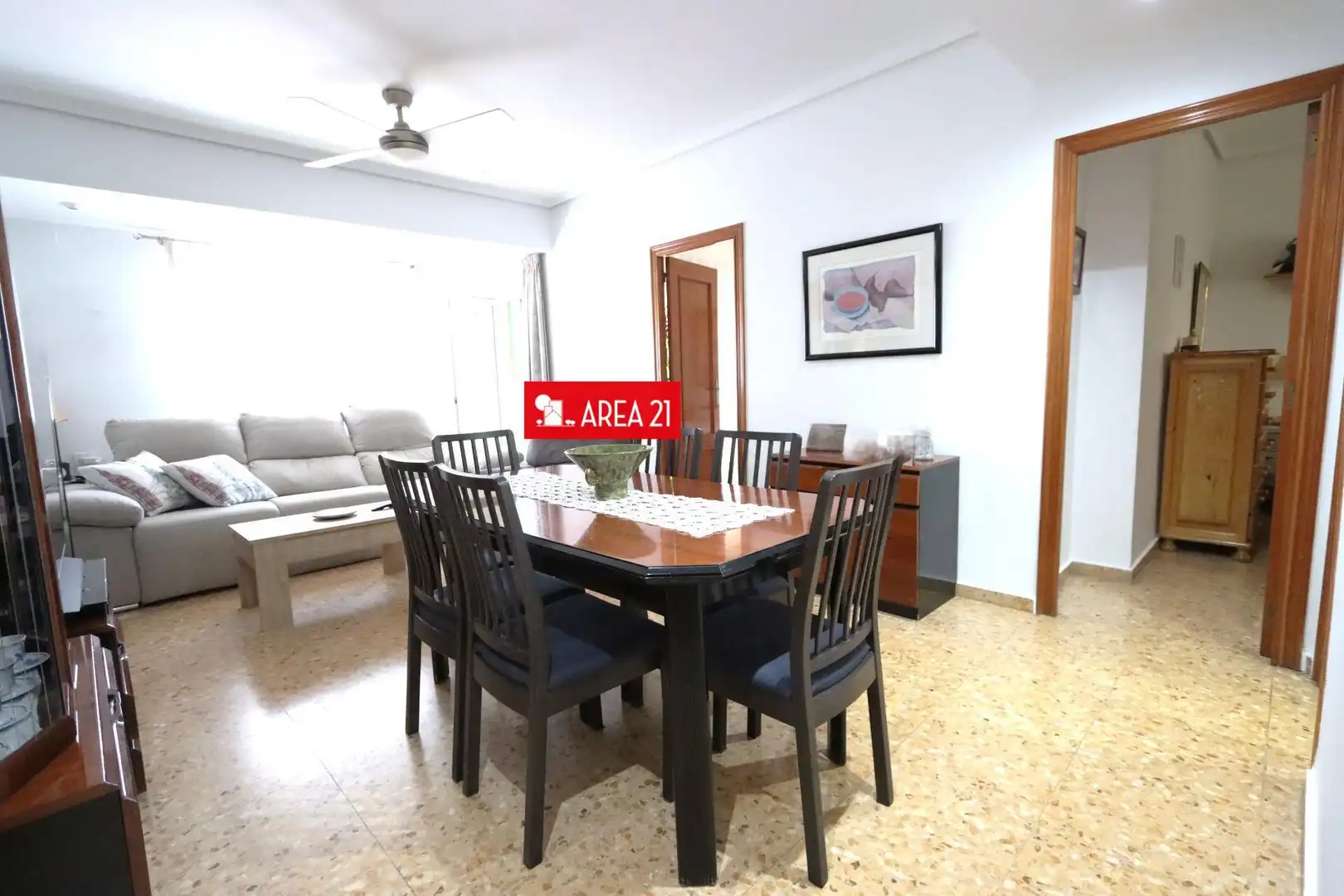Comedor de Piso en venta en La Pobla de Vallbona con Balcón