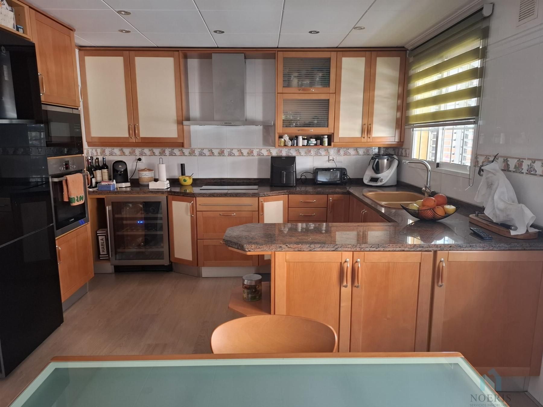 Kitchen of Houses for sale in Alzira  with Air Conditioner, Heating and Terrace