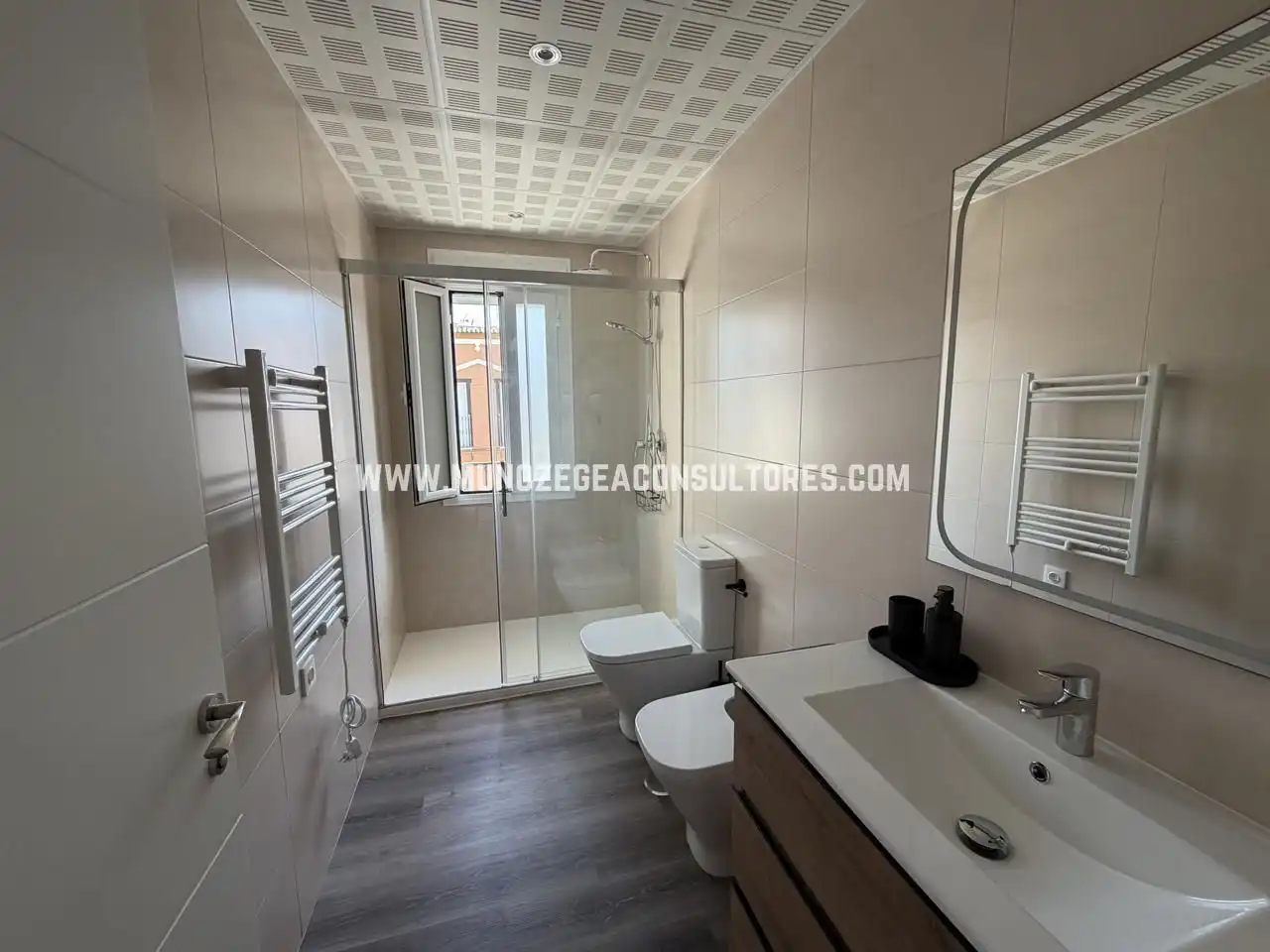 Badezimmer von Haus oder Chalet zur Miete in Rute mit Klimaanlage und Möbliert