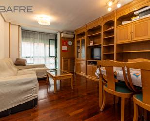 Living room of Flat for sale in  Madrid Capital  with Heating, Parquet flooring and Storage room