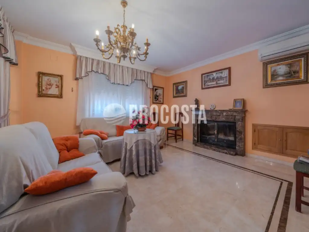 Sala d'estar de Casa o xalet en venda en Fuente Vaqueros amb Aire condicionat, Jardí privat i Terrassa