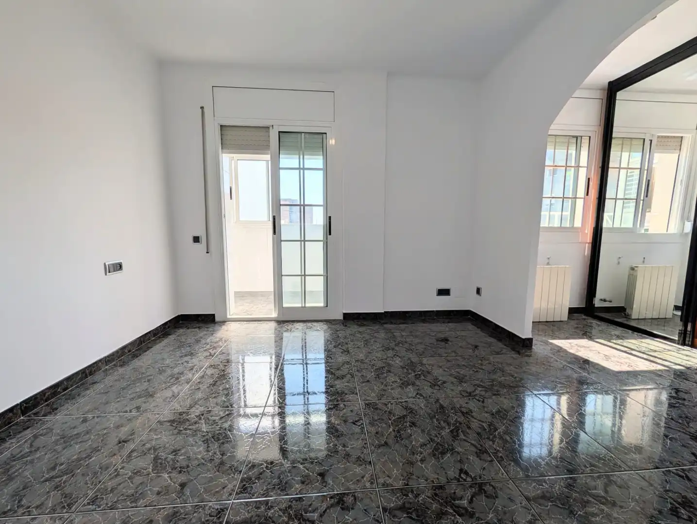 Sala de estar de Piso en venta en Badalona con Aire acondicionado, Calefacción y Horno