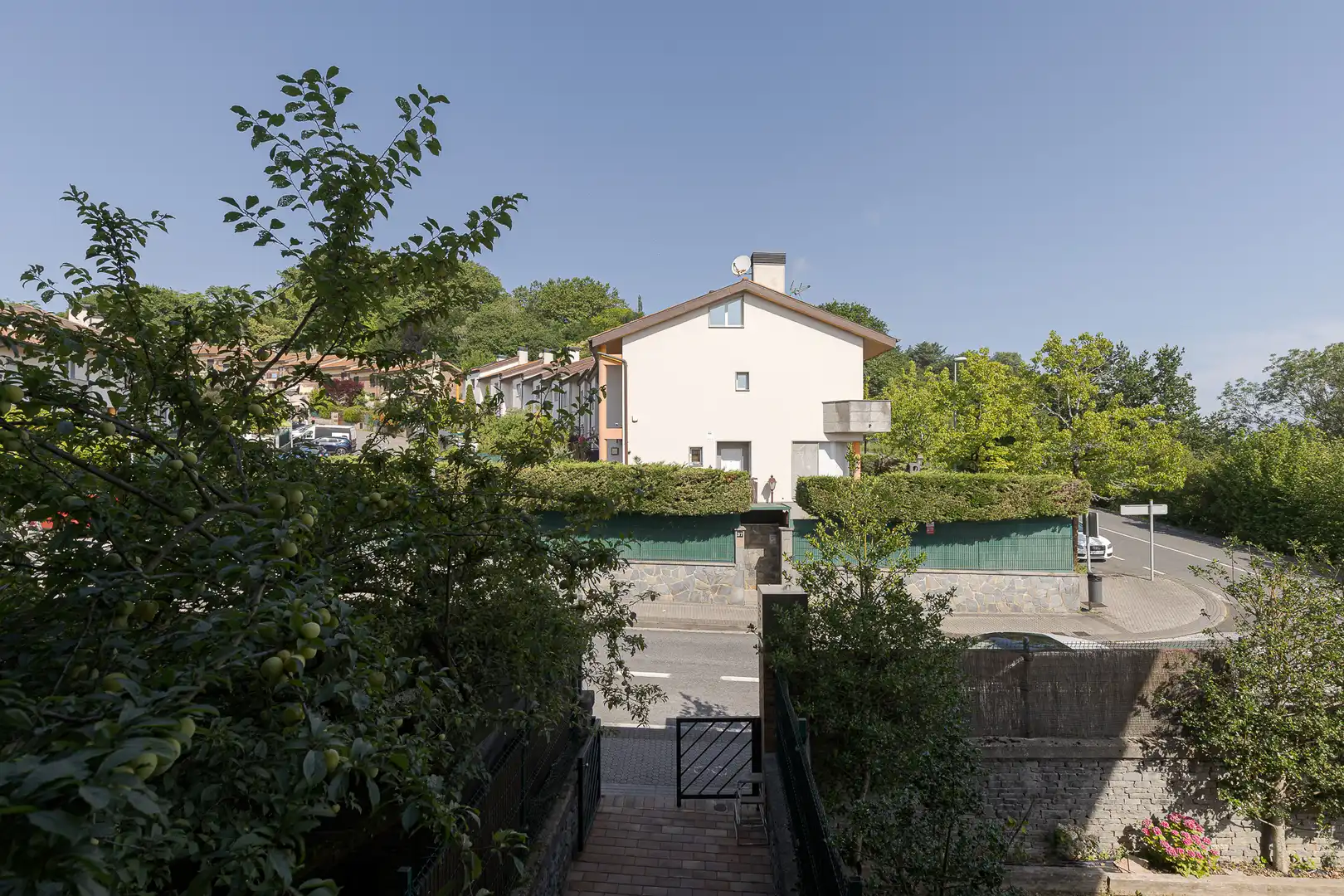 Vista exterior de Dúplex en venda en Donostia - San Sebastián  amb Calefacció, Jardí privat i Parquet
