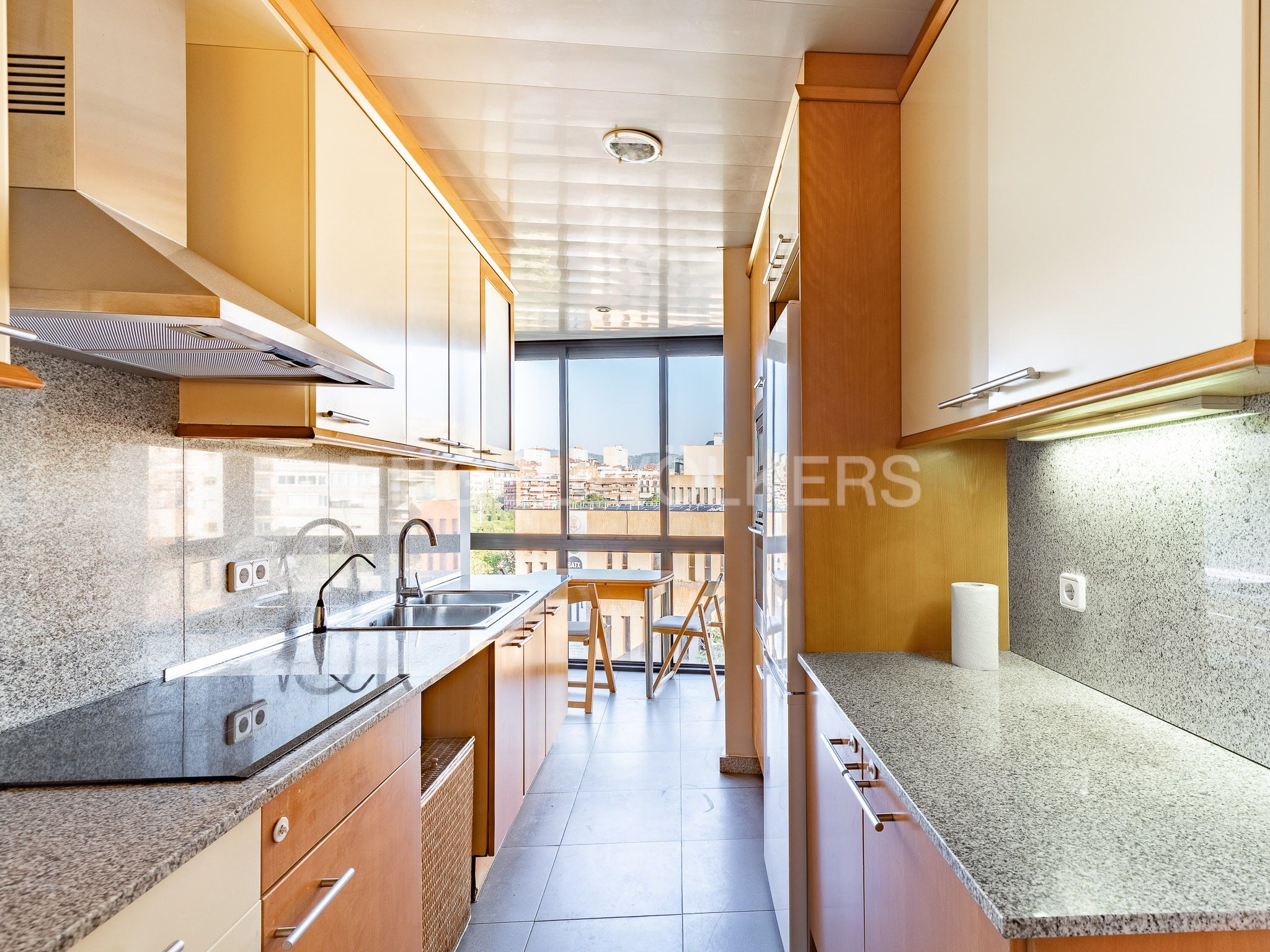 Cuina de Pis de lloguer en  Barcelona Capital amb Aire condicionat, Calefacció i Parquet