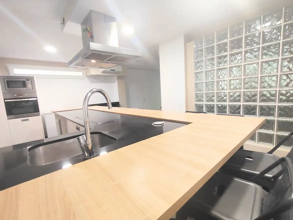 Local comercial en venda a Carrer de Castella 1, imagen 4