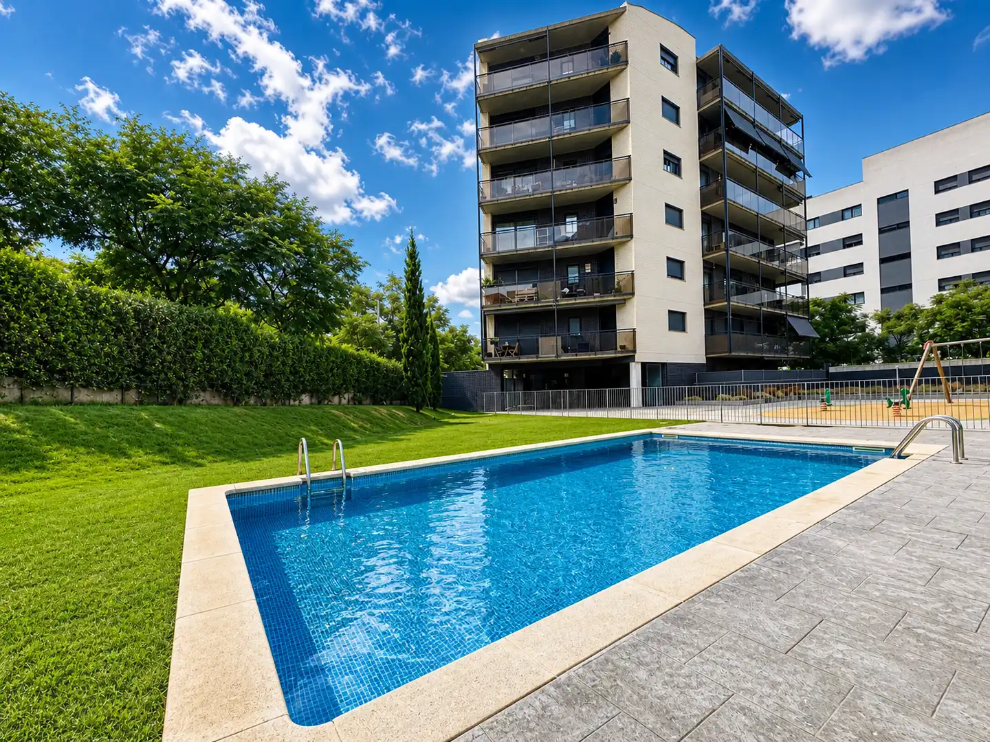 Swimming pool of Flat for sale in Sant Feliu de Llobregat  with Air Conditioner, Heating and Parquet flooring