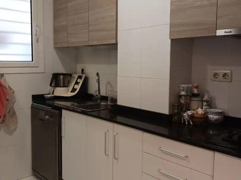 Piso con ascensor en venta en Costa i Cuixart 23, imagen 4