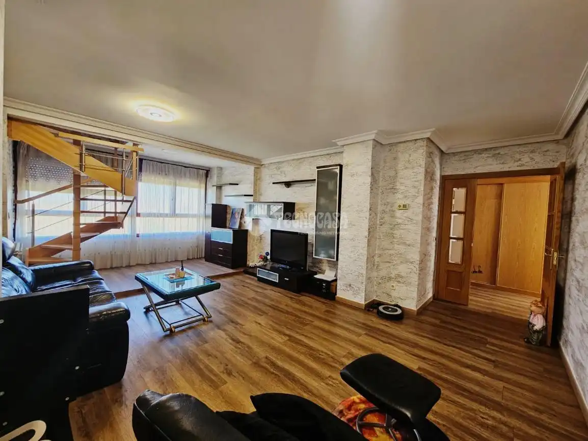 Wohnzimmer von Dachboden zum Verkauf in Parla mit Klimaanlage, Heizung und Terrasse