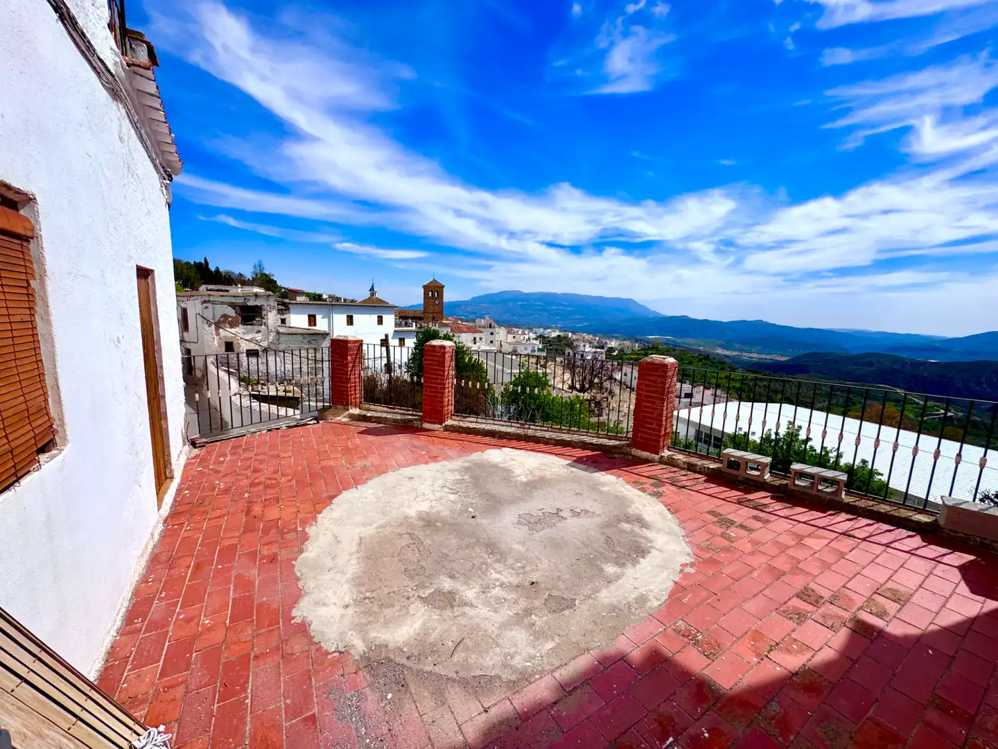 Vista exterior de Casa o xalet en venda en Válor amb Aire condicionat, Calefacció i Terrassa