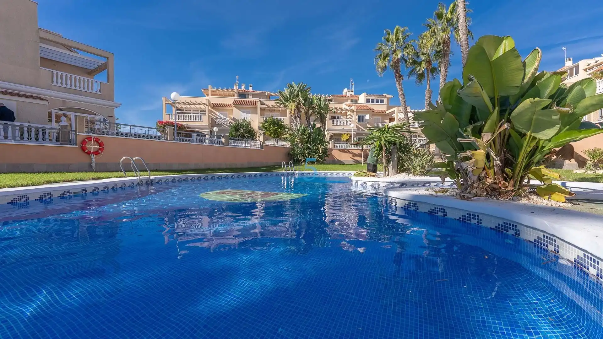 Swimming pool of Flat for sale in Orihuela  with Air Conditioner, Storage room and Swimming Pool