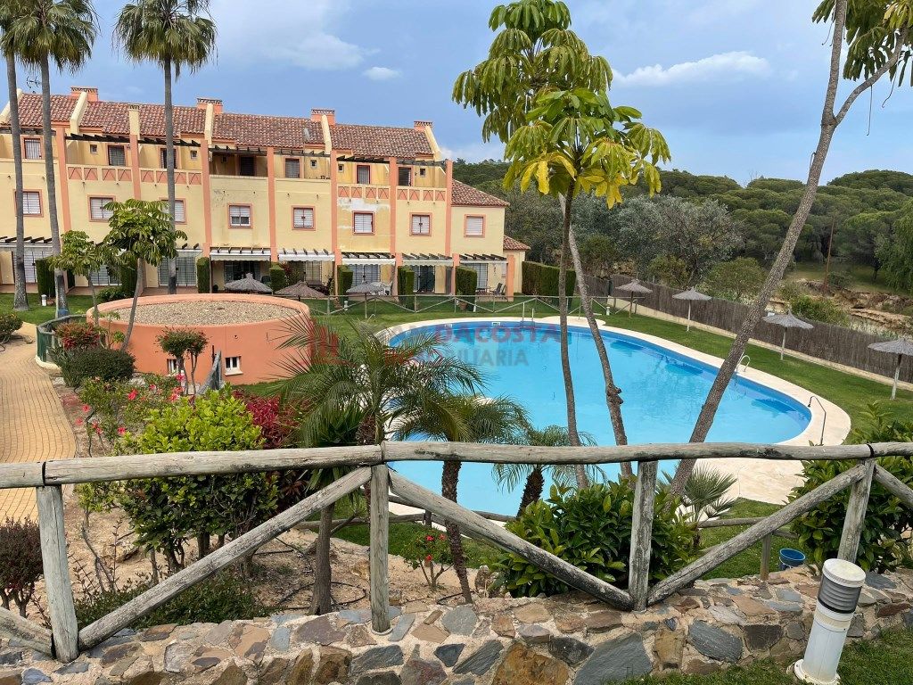 Piscina de Casa adosada de alquiler en Islantilla
