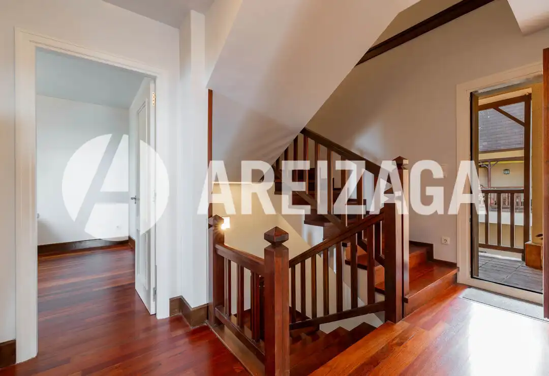 Piso en venta en Donostia - San Sebastián  con Calefacción, Terraza y Trastero