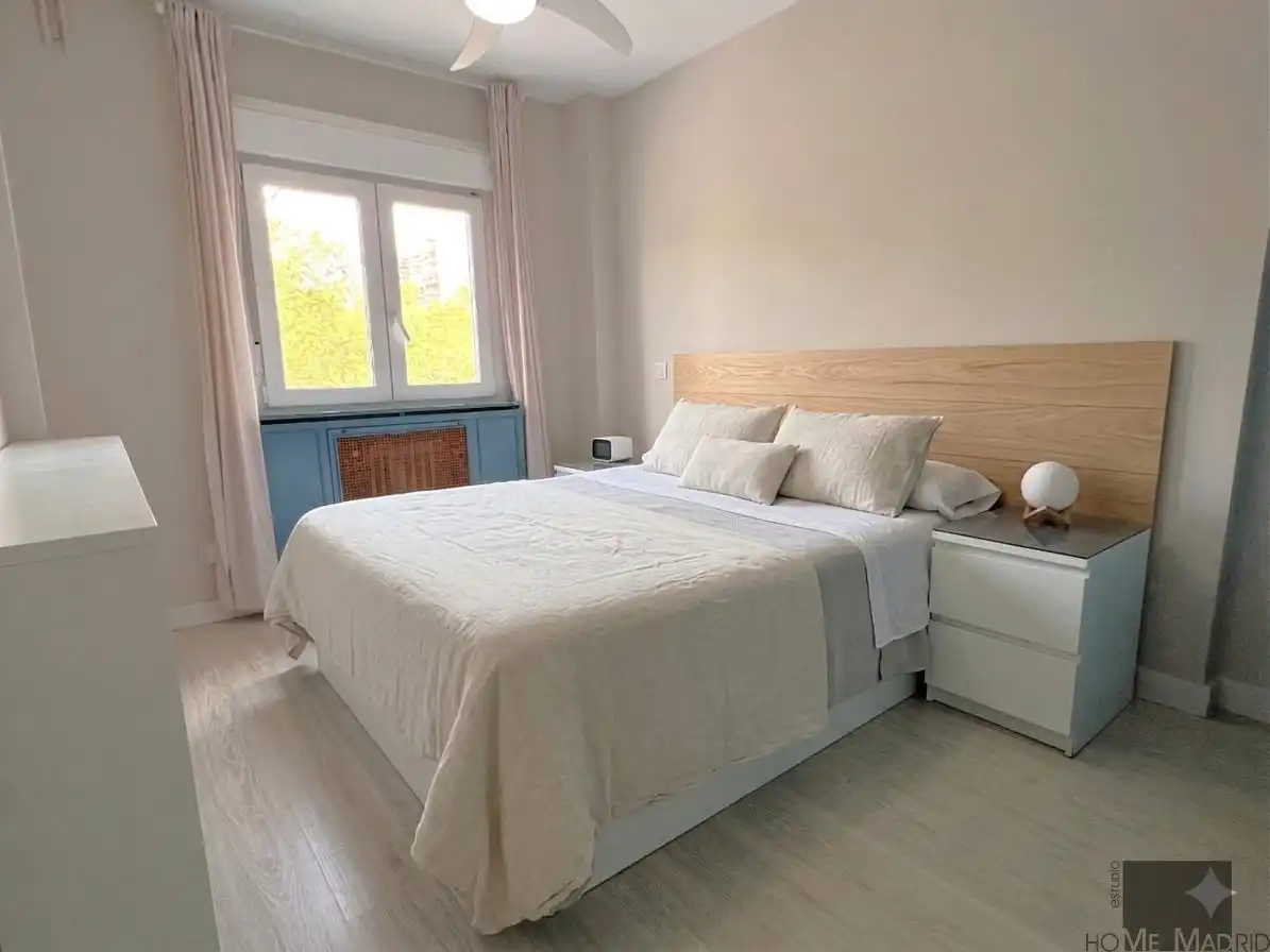 Bedroom of Flat for sale in Madrid  with Air Conditioner, Heating and Terrace