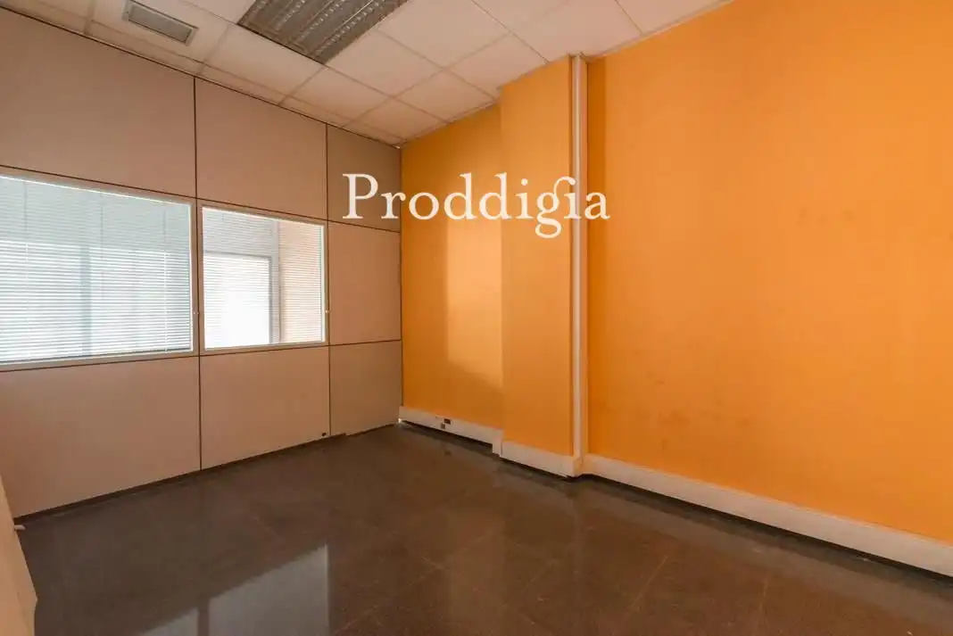 Oficina de lloguer en L'Hospitalet de Llobregat amb Aire condicionat i Calefacció