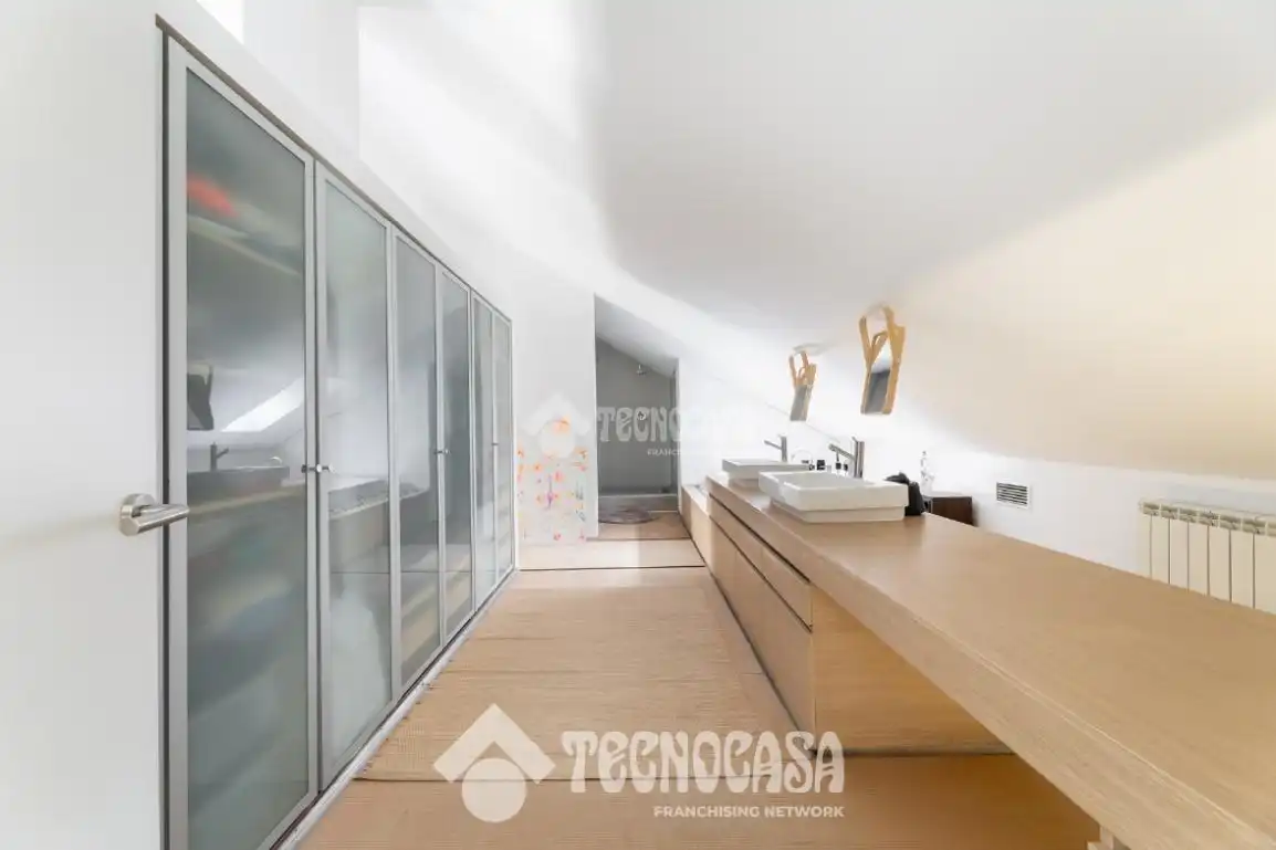 Bathroom of Flat for sale in Las Rozas de Madrid  with Storage room and Community pool