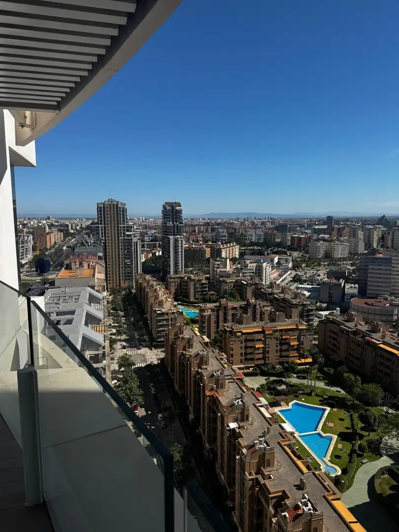 Vista exterior de Apartament de lloguer en Valencia amb Aire condicionat, Jardí privat i Terrassa