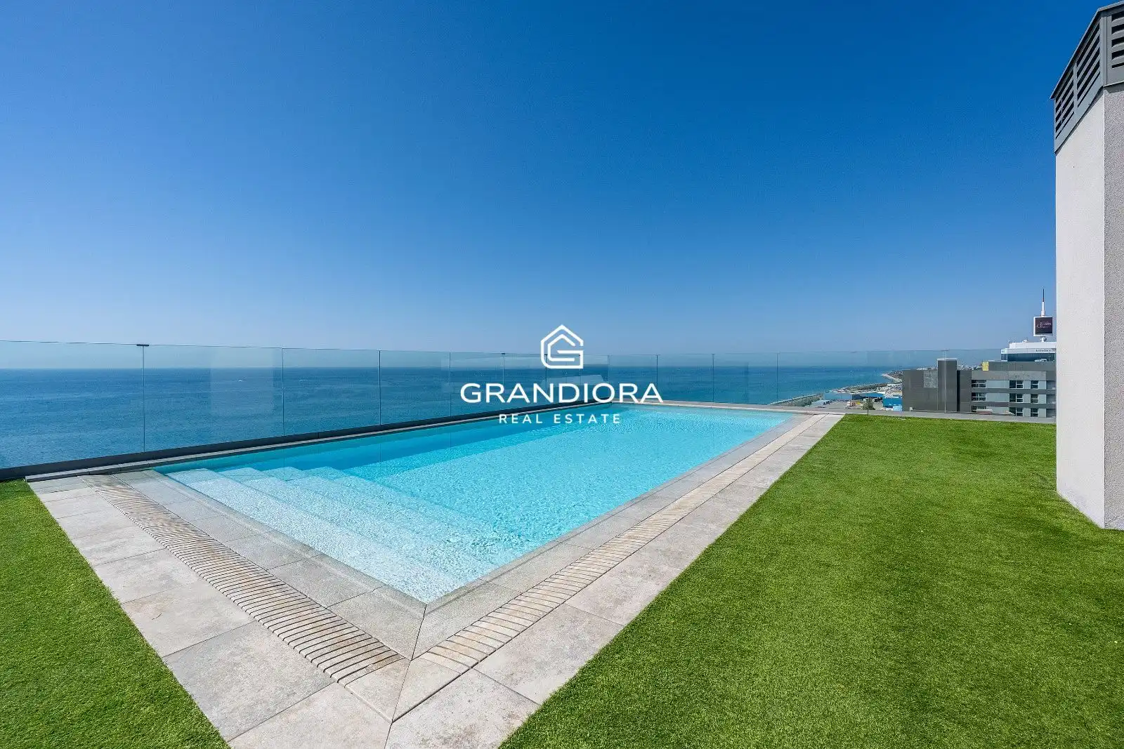 Swimming pool of Attic for sale in Mataró  with Air Conditioner, Terrace and Swimming Pool