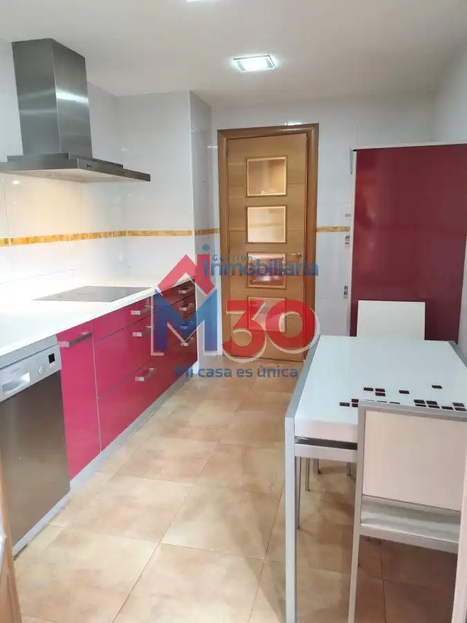 Cocina de Piso en venta en Miranda de Ebro con Calefacción, Terraza y Trastero