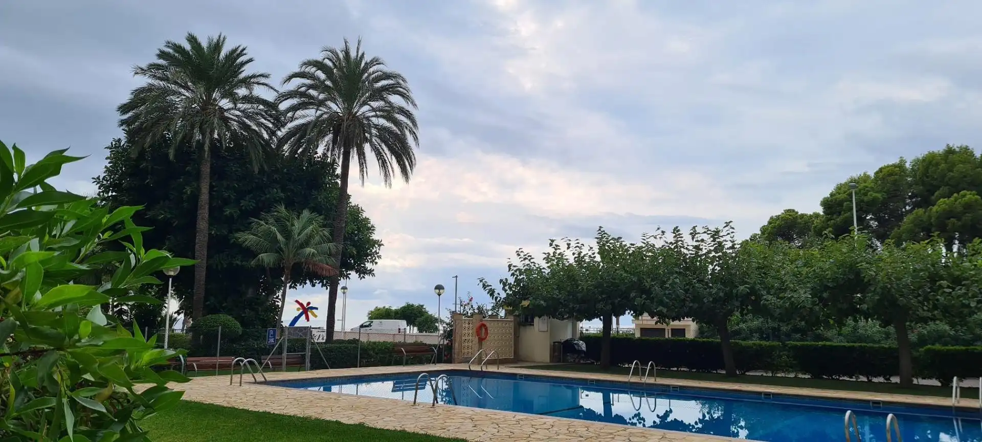 Piscina de Apartamento de alquiler en Benicasim / Benicàssim con Calefacción, Jardín privado y Terraza