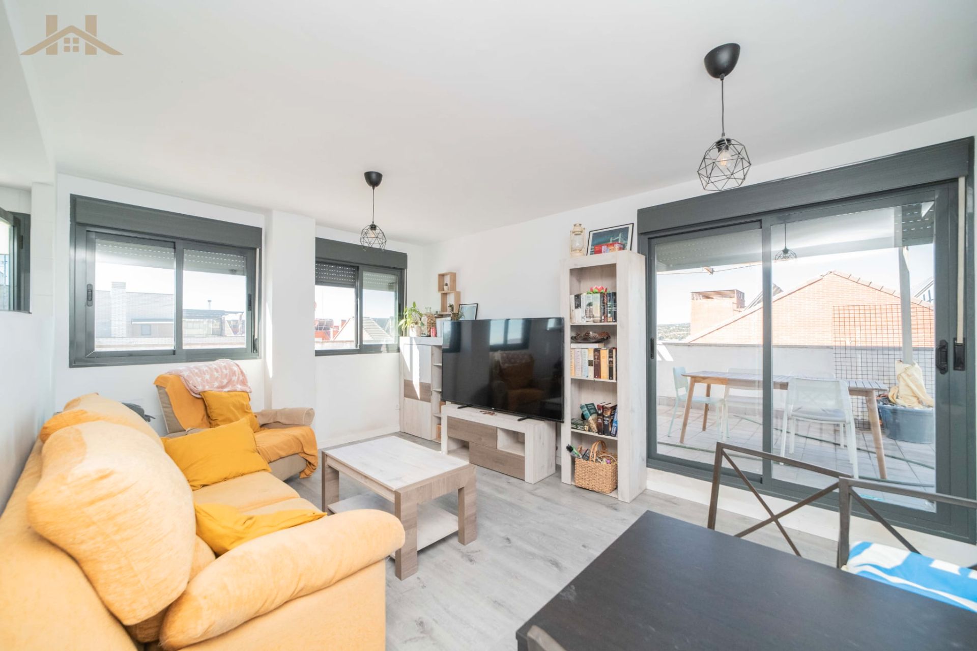Sala d'estar de Àtic en venda en Colmenar Viejo amb Aire condicionat, Calefacció i Parquet