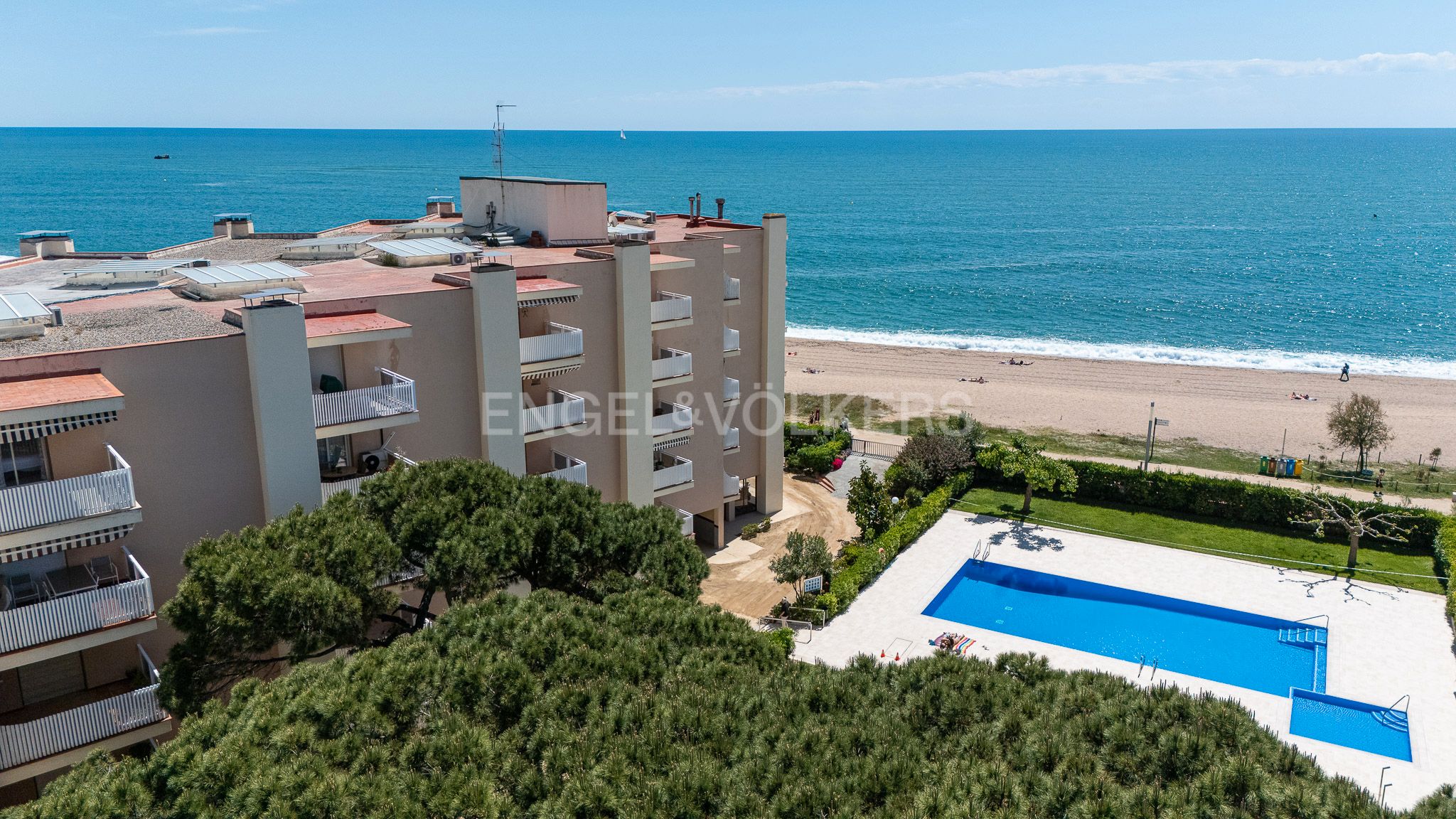 Vista exterior de Apartament en venda en Santa Susanna amb Aire condicionat, Calefacció i Jardí privat