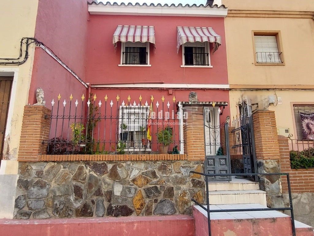 Vista exterior de Casa o xalet en venda en Talavera de la Reina amb Aire condicionat i Terrassa