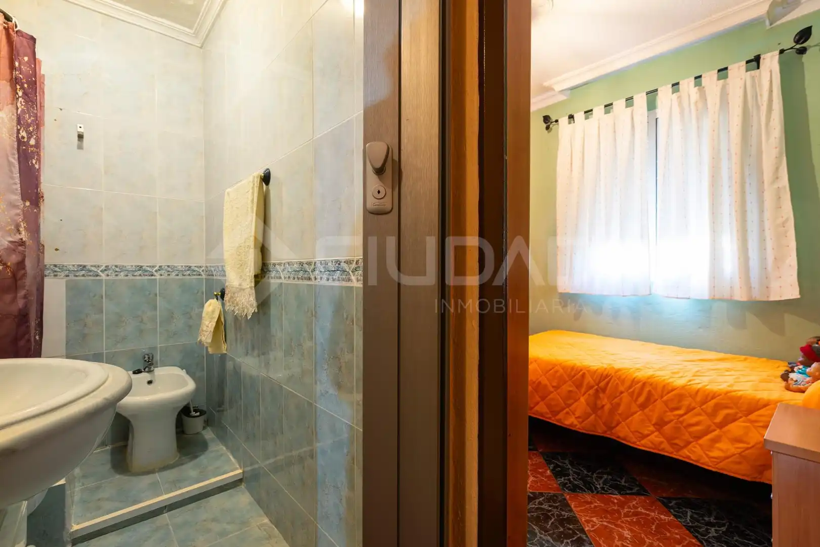 Bedroom of Flat for sale in Sevilla  with Air Conditioner