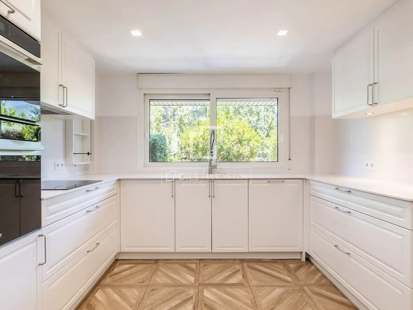 Cocina de Casa o chalet en venta en Majadahonda con Aire acondicionado, Jardín privado y Parquet