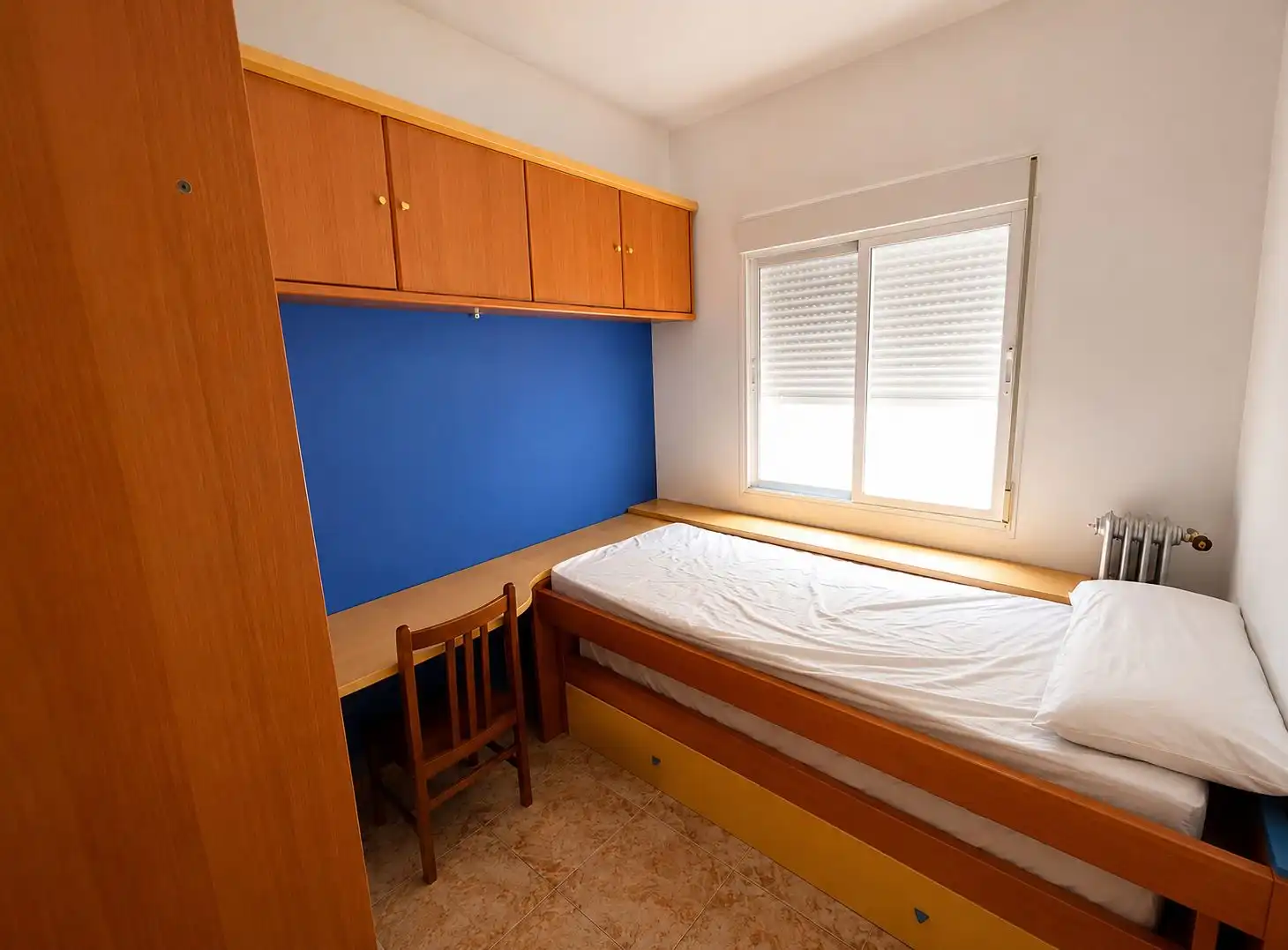 Bedroom of Flat for sale in Granada  with Air Conditioner, Heating and Furnished