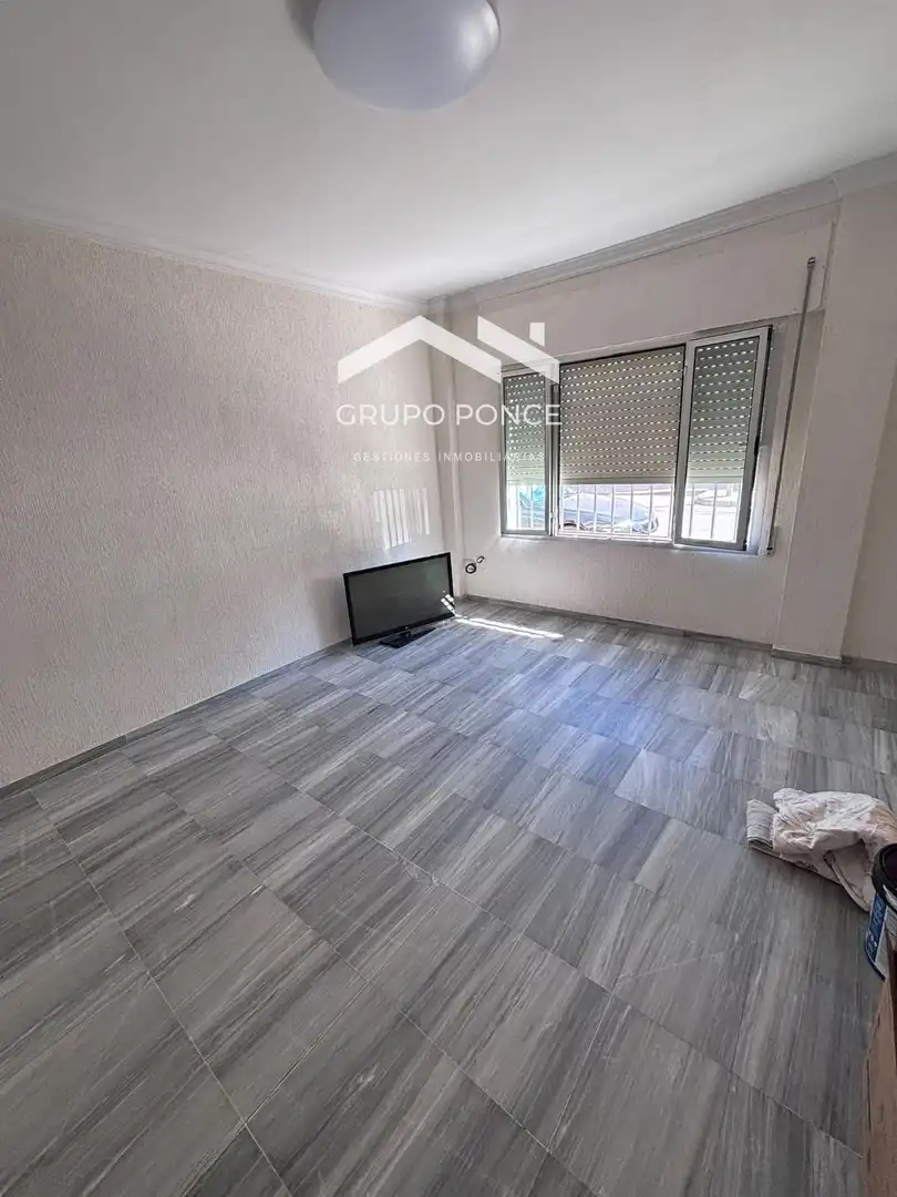 Sala d'estar de Dúplex en venda en Jerez de la Frontera amb Aire condicionat i Traster