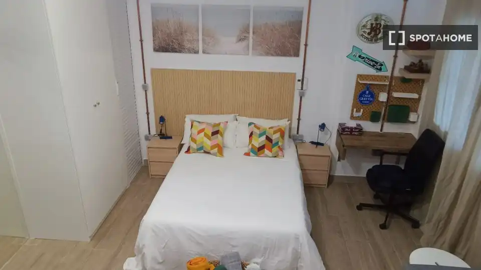Room in Entrevías