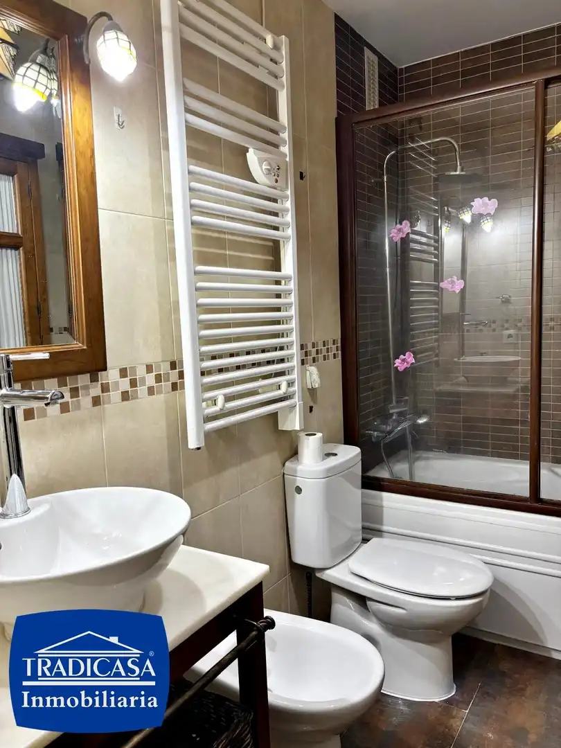Bany de Pis en venda en Jerez de la Frontera amb Aire condicionat, Jardí privat i Piscina comunitària