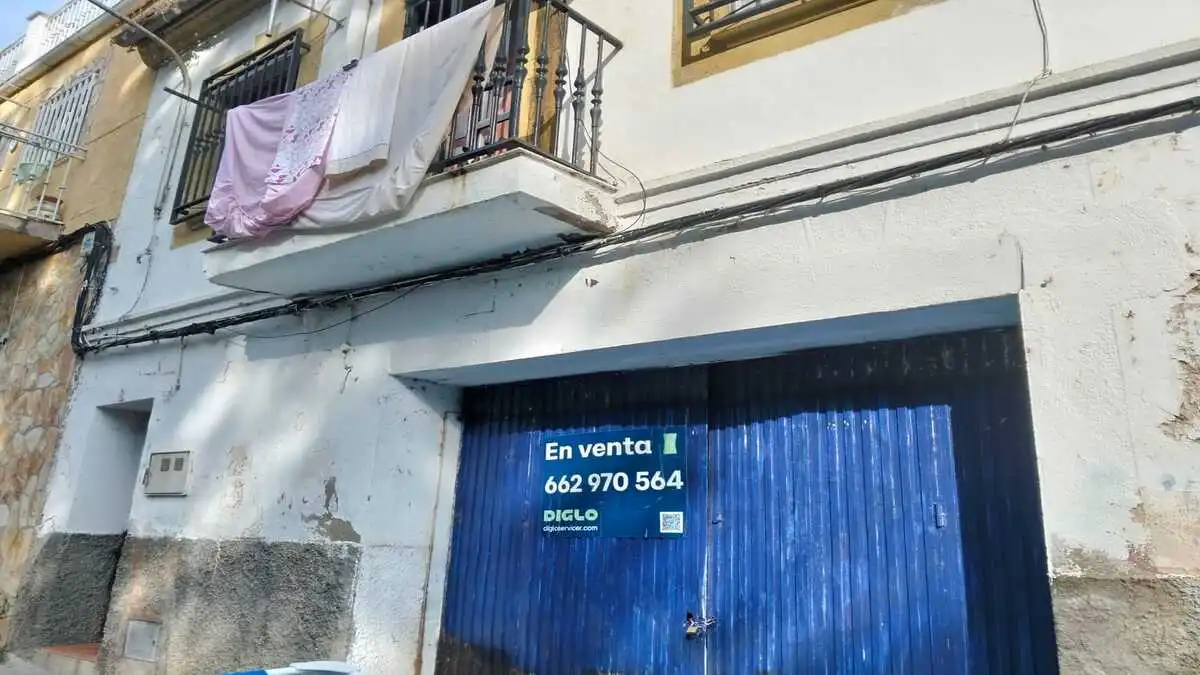 Commercial properties for sale in CALZADA SAN LAZARO, 12, Zona Sur - Av. de España - San Miguel