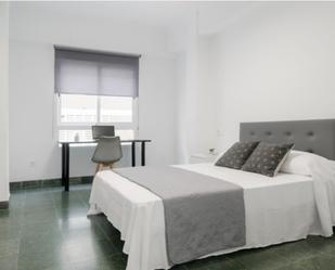 Dormitori de Apartament per a compartir en Castellón de la Plana / Castelló de la Plana amb Forn i Internet