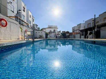 Adosado con piscina en venta en Calle Pinzon 2R