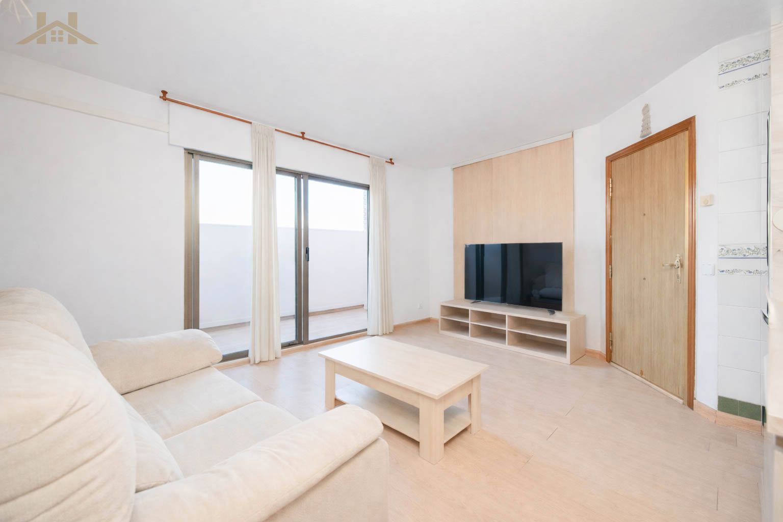 Living room of Flat for sale in Majadahonda  with Air Conditioner, Terrace and Washing machine