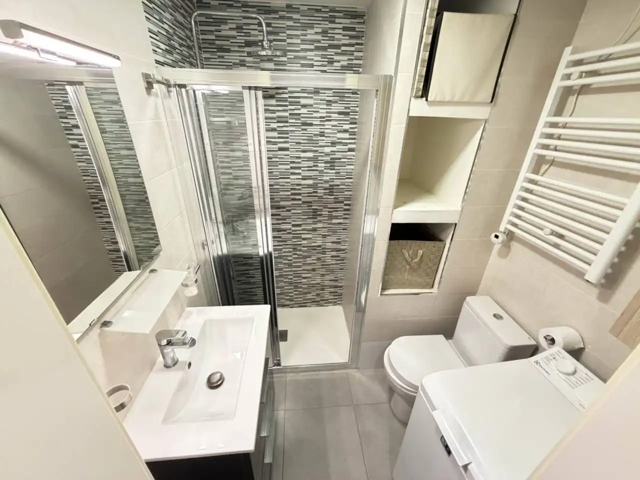 Badezimmer von Wohnung zum Verkauf in Barcelona mit Terrasse und Balkon