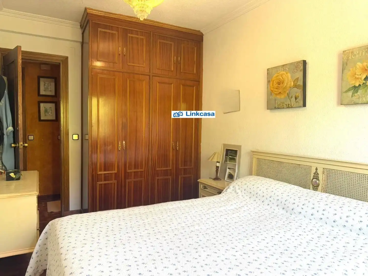 Habitación de Piso en venta en Madrid con Calefacción, Terraza y Alarma