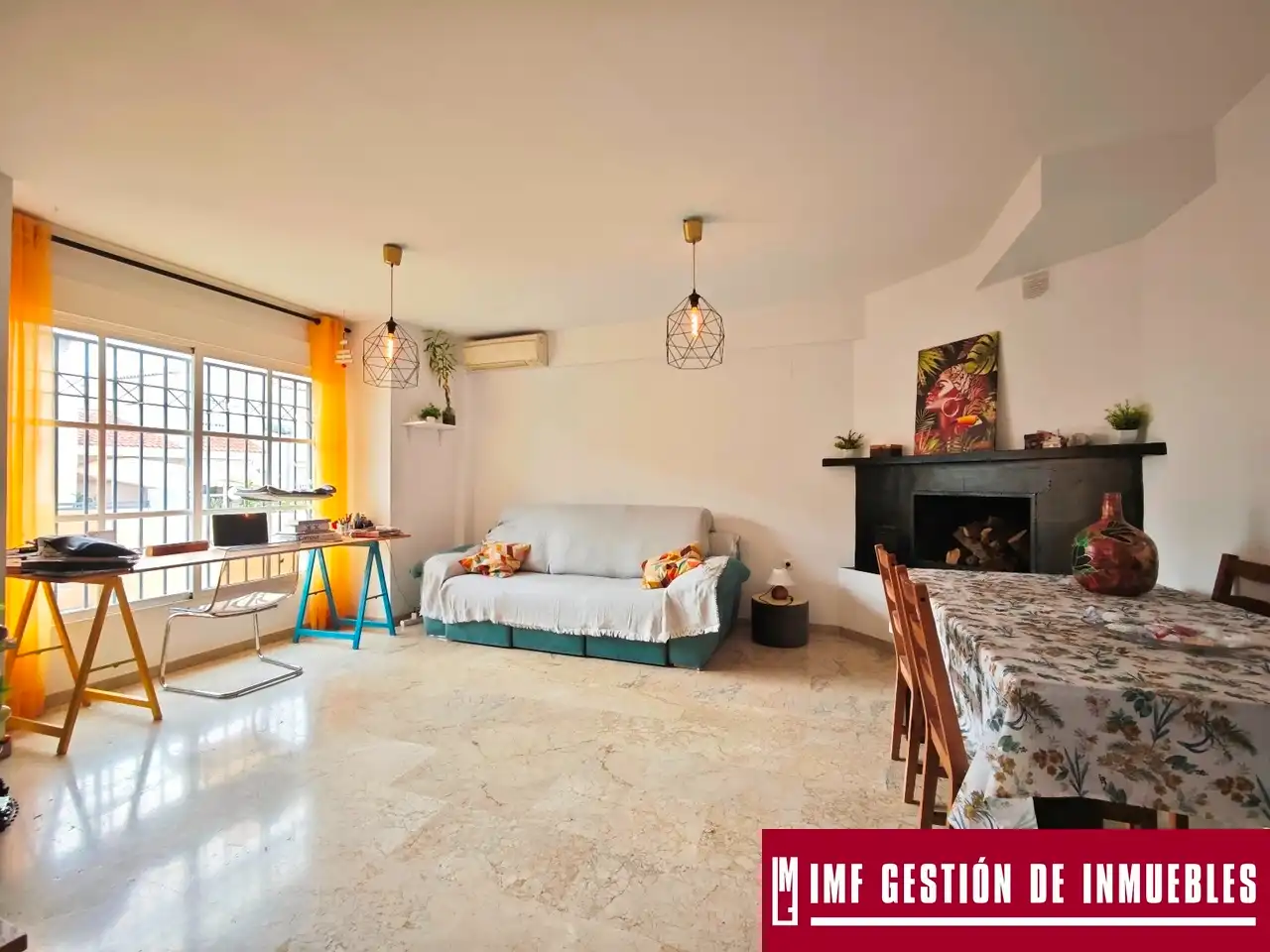 Sala d'estar de Casa o xalet en venda en Vélez-Málaga amb Aire condicionat, Calefacció i Terrassa