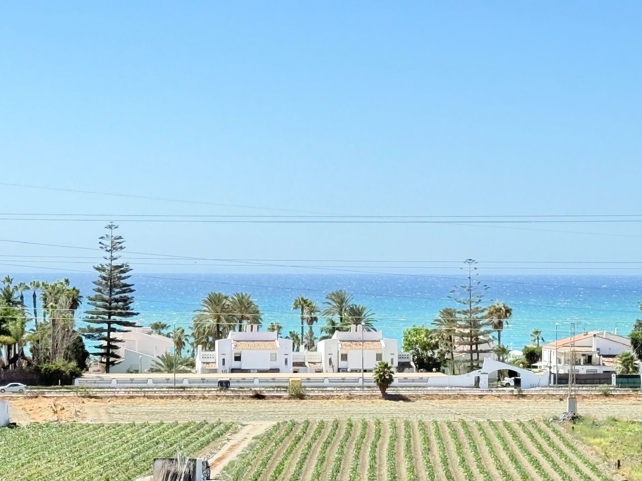 Vista exterior de Casa o xalet en venda en Vélez-Málaga amb Aire condicionat, Calefacció i Jardí privat