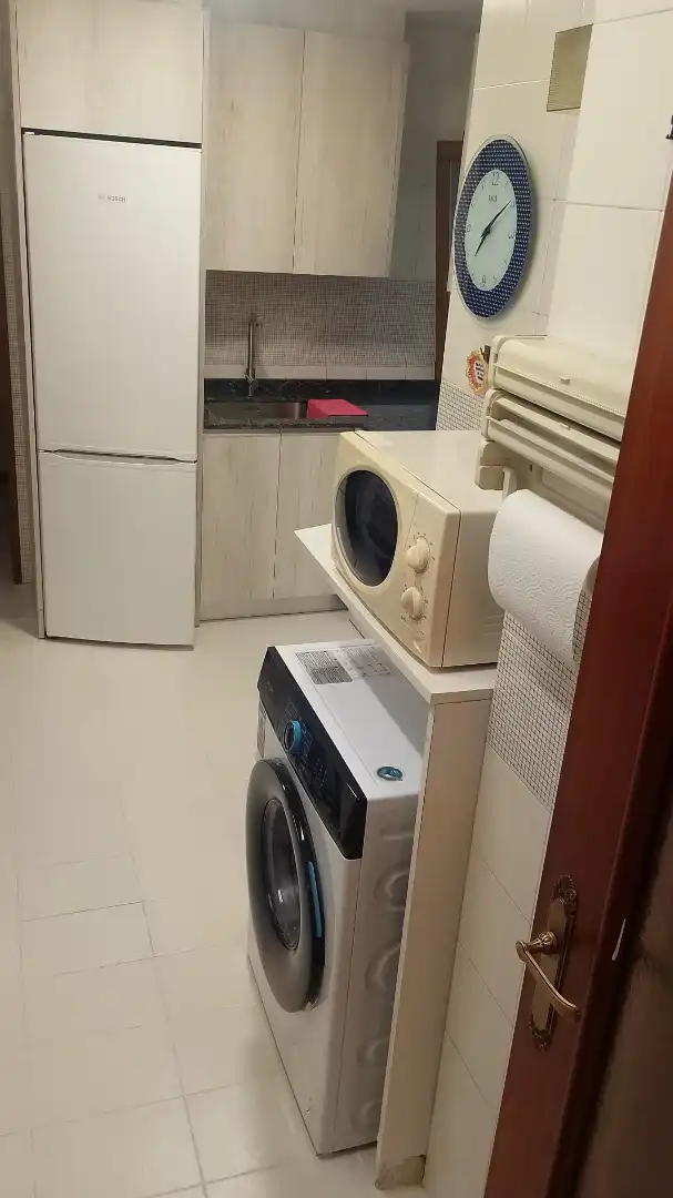 Cocina de Piso de alquiler en Oviedo  con Calefacción, Parquet y Amueblado