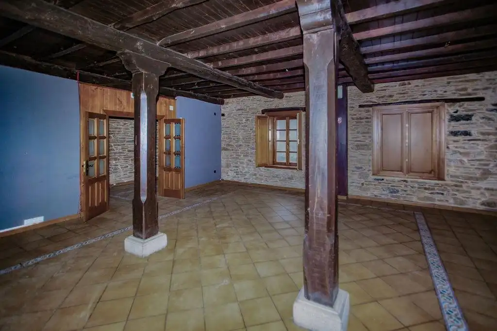 Buildings for sale in Vega de Valcarce