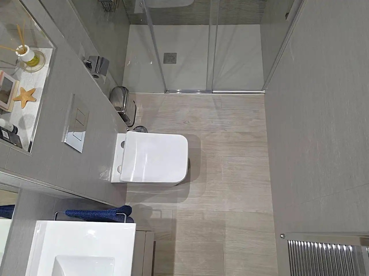 Badezimmer von Einfamilien-Reihenhaus zum Verkauf in Sada (A Coruña) mit Klimaanlage, Heizung und Privatgarten
