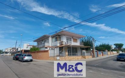 Vista exterior de Casa o xalet en venda en Torredembarra amb Aire condicionat, Terrassa i Traster