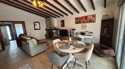 Nos complace presentar esta oportunidad única de adquirir una villa verdaderamente especial en la exclusiva comunidad de Lloma Bad, Bild 5