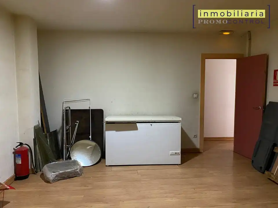 Local comercial de lloguer a Avenida Galo Ponte 54, imagen 15