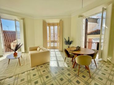 Flat with balcony for sale in Calle Niño de Guevara