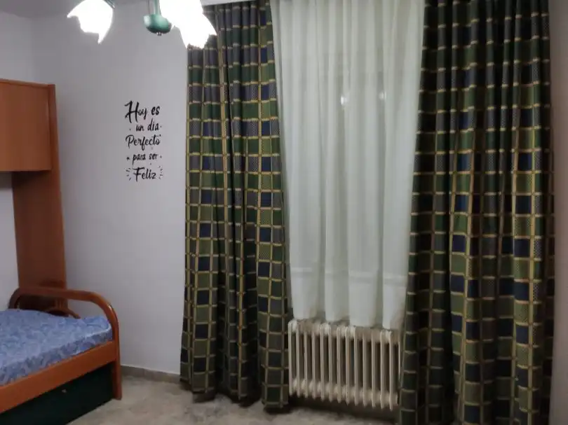 Schlafzimmer von Wohnung zur Miete in Ciudad Real mit Heizung, Möbliert und Waschmaschine