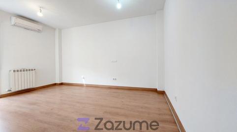 Photo 2 of Flat to rent in C. de las Naves, Acacias, Madrid