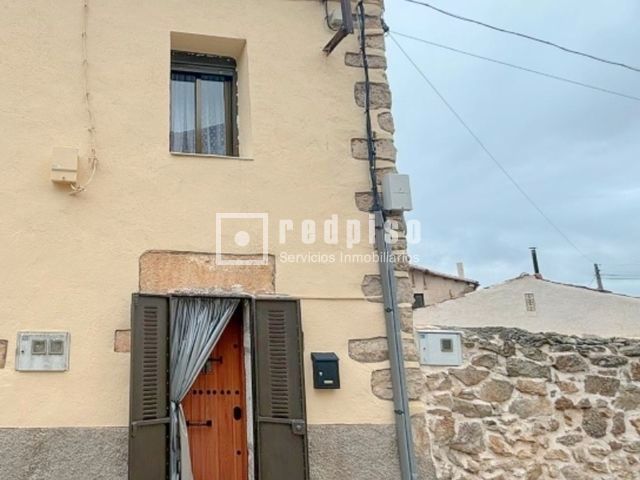 Exterior view of House or chalet for sale in Navafría  with Heating and Terrace